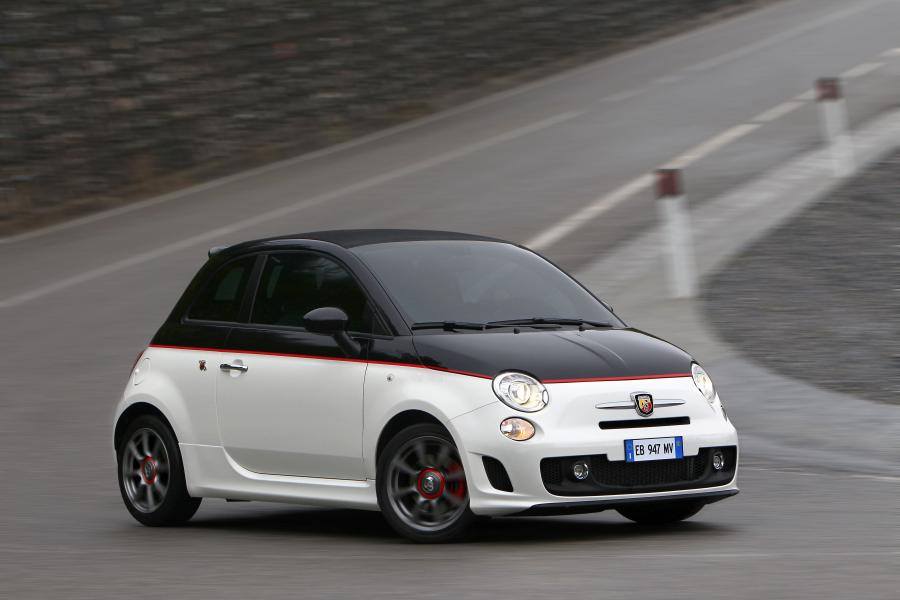  Abarth 500C 2010 года  (фото 34 из 48)